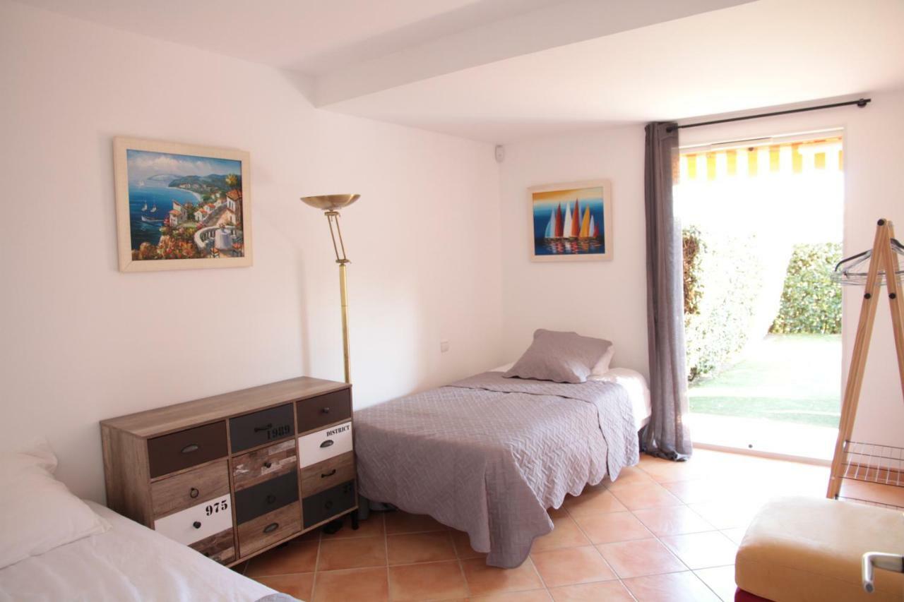Les Soleiades Apartment La Londe-les-Maures ภายนอก รูปภาพ